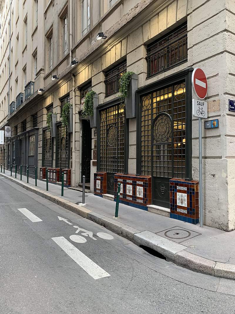 Façade du restaurant La Mère Brazier, rue Royale à Lyon